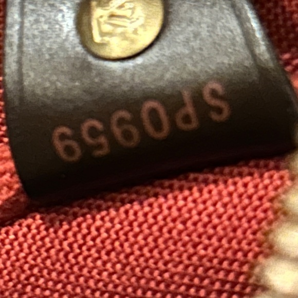 Authentic Louis Vuitton Nolita gm in DE - Picture 3 of 13